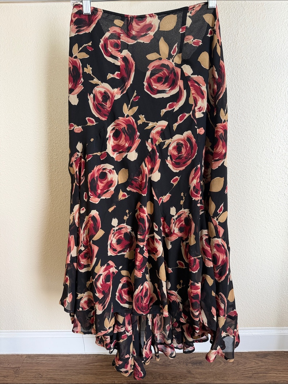 Anne Klein 100% Silk Black
Asymmetrical Midi Skirt with Floral Design